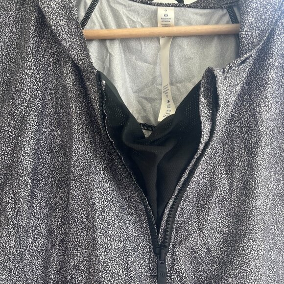 Lululemon Quarter Zip Windbreaker - Picture 2 of 4